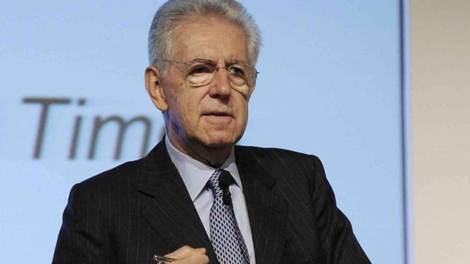 Monti: «Anche questa volta l'Italia si salverà da sé. Lagarde? Imprudente»