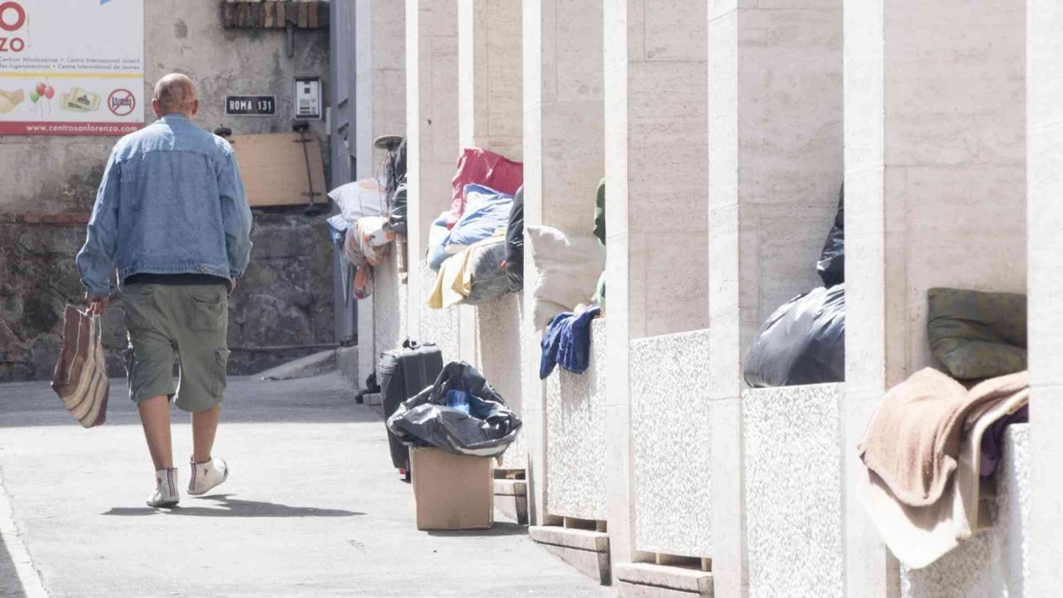 Senza dimora, l'allarme della Caritas di Roma: "A rischio metà dei posti"