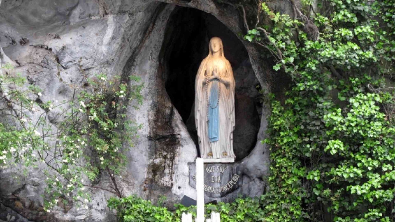 Lourdes chiude, è la prima volta. Ecco perché (ma il suo popolo c'è)