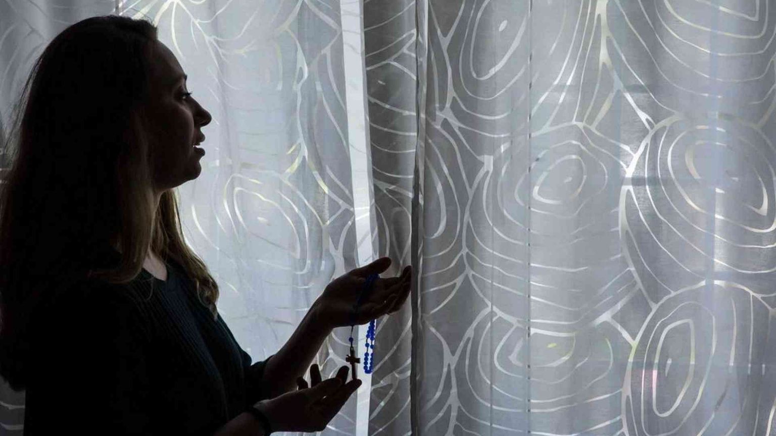 Come pregare per i cari morti in questi giorni senza Messa né funerali