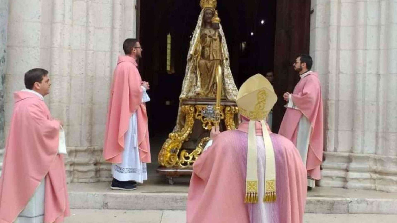 Il grido dell’Italia alla Vergine: «Liberaci dal male»