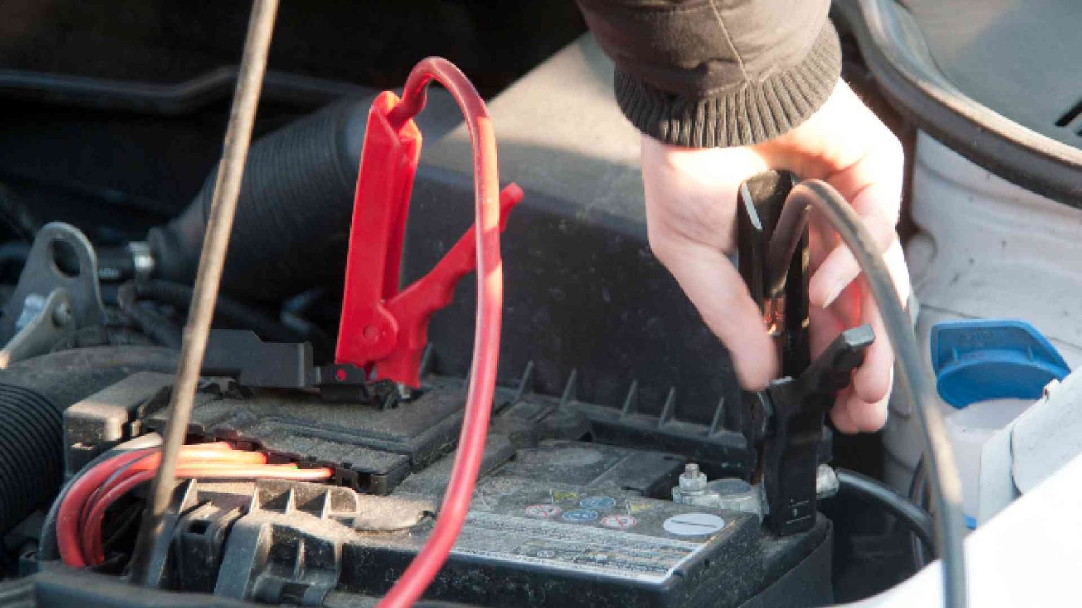 Assicurazione e batteria scarica: ecco cosa fare