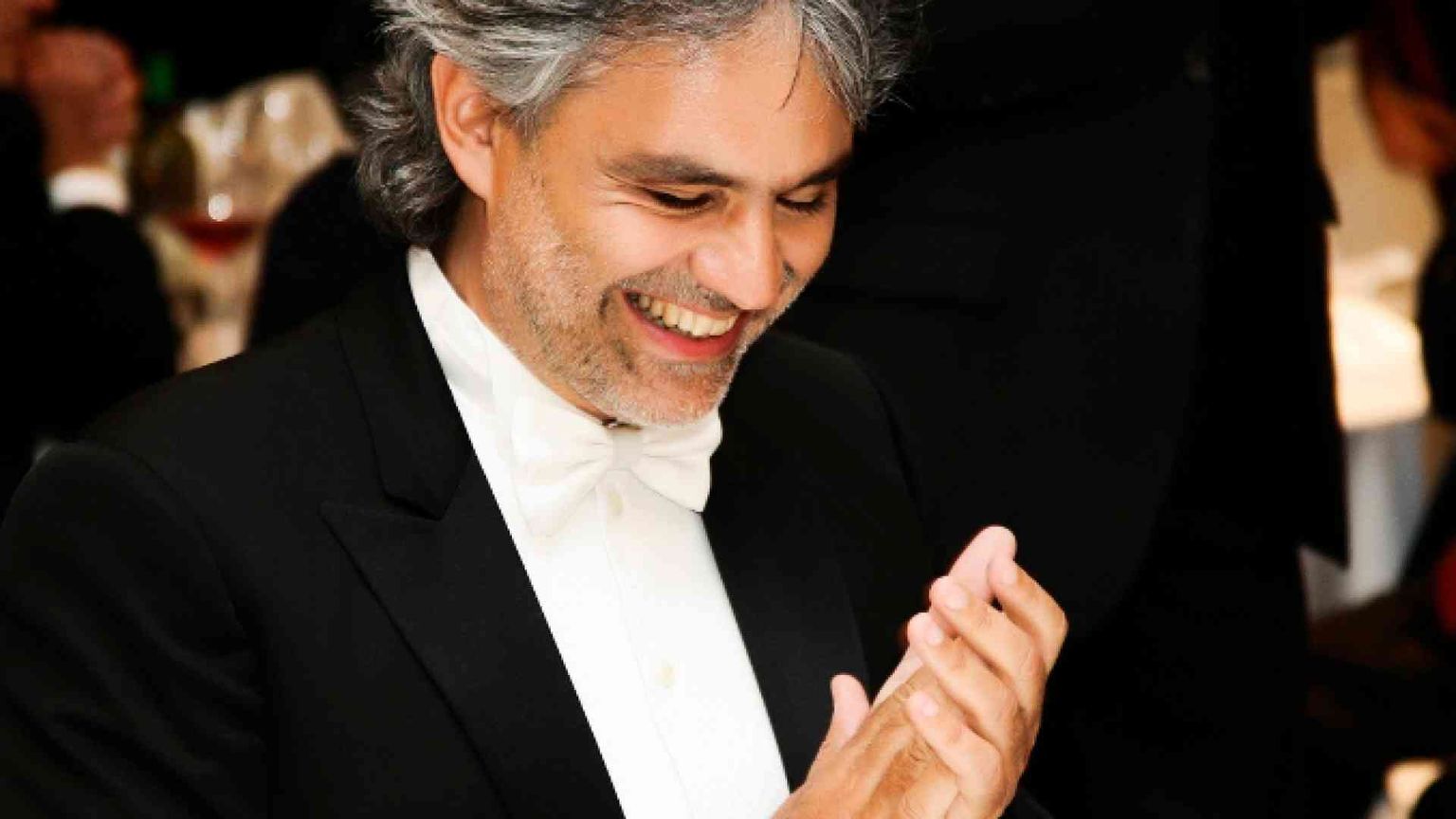 Bocelli: «A Pasqua dal Duomo canto la rinascita»