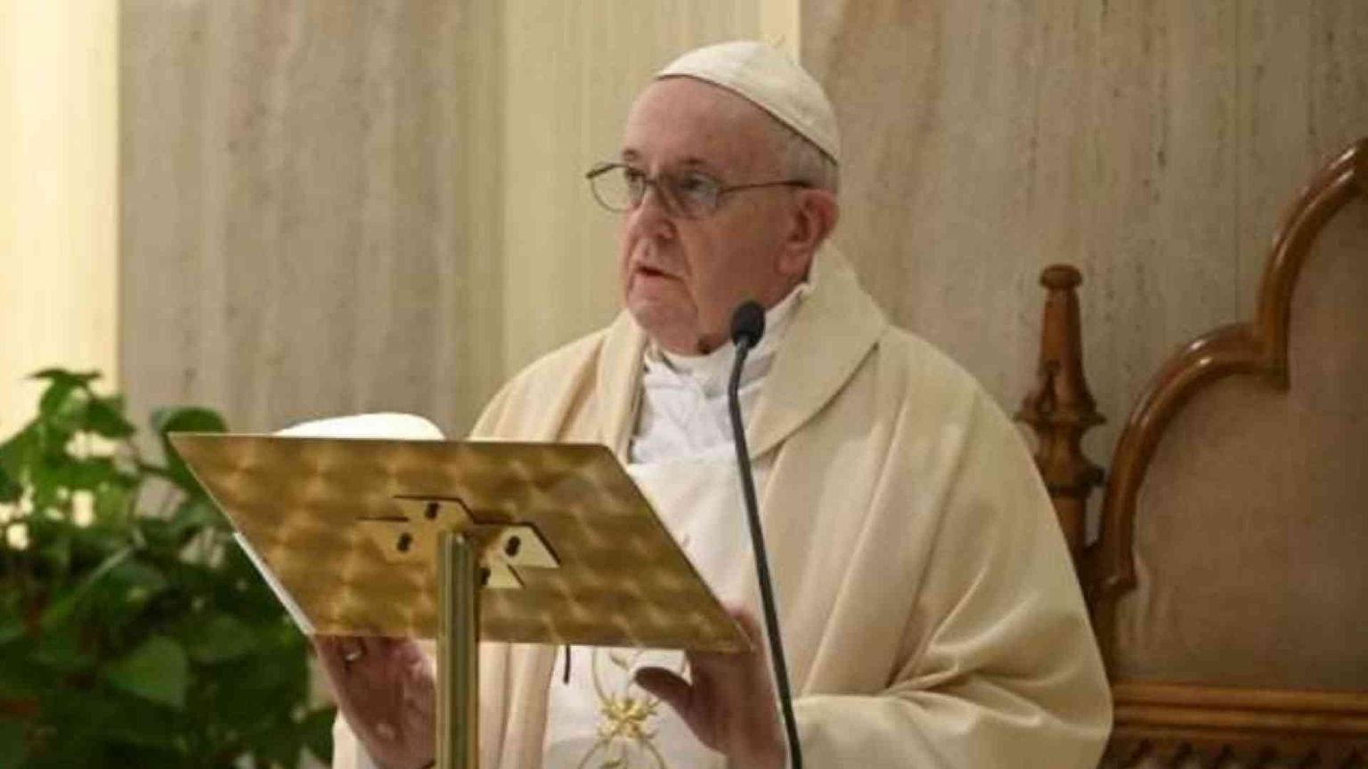 Il Papa: si trovino soluzioni a favore dei popoli, non del denaro