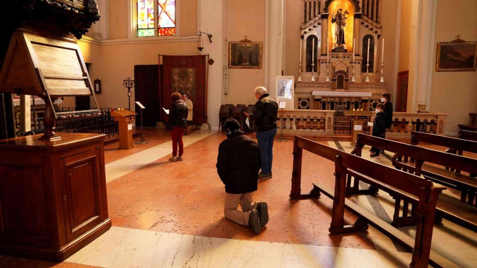 Con la Comunione spirituale l'Eucaristia "entra" nel cuore