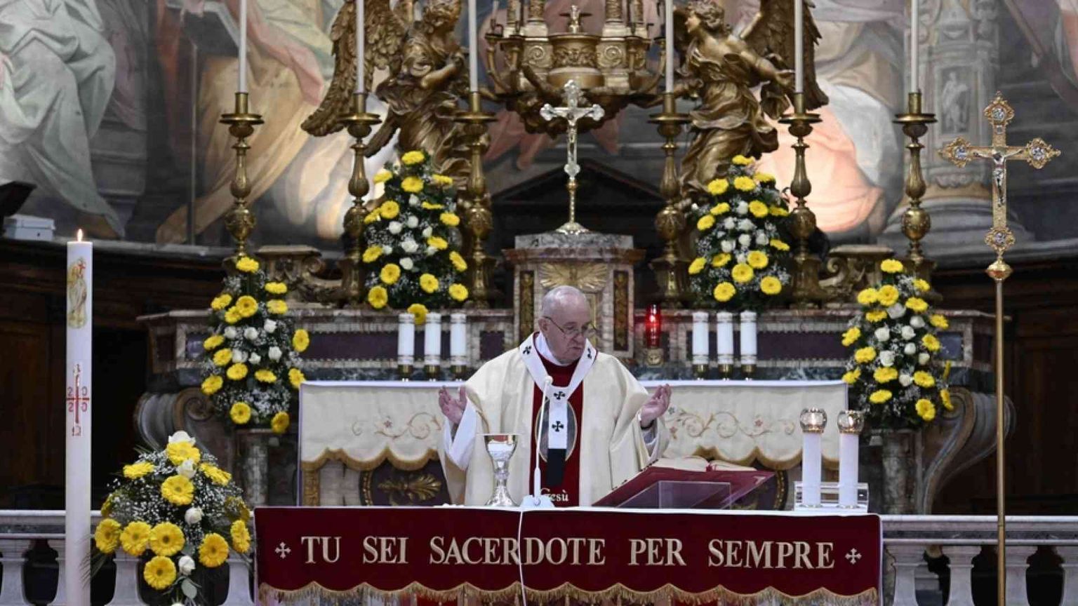 Il Papa: non ci colpisca un virus peggiore, l’egoismo indifferente