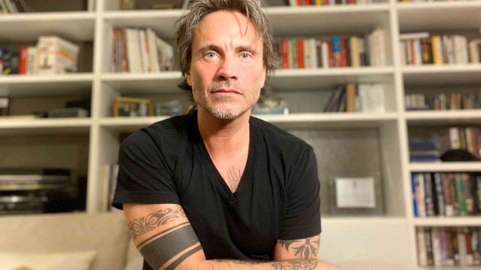 Nek: «Una preghiera che nasce dal buio»