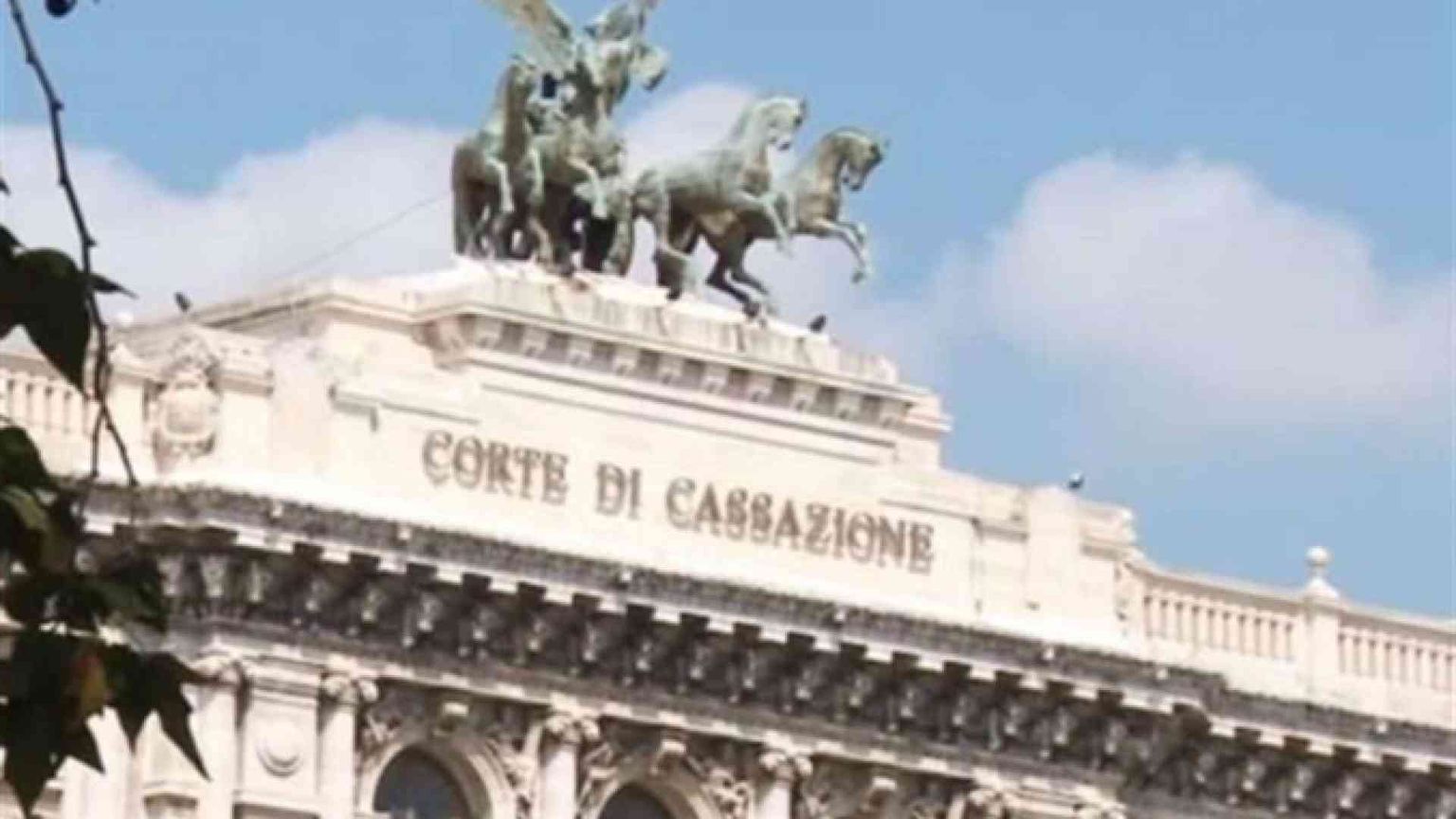 Maternità surrogata: sui "due papà" la parola alla Corte Costituzionale