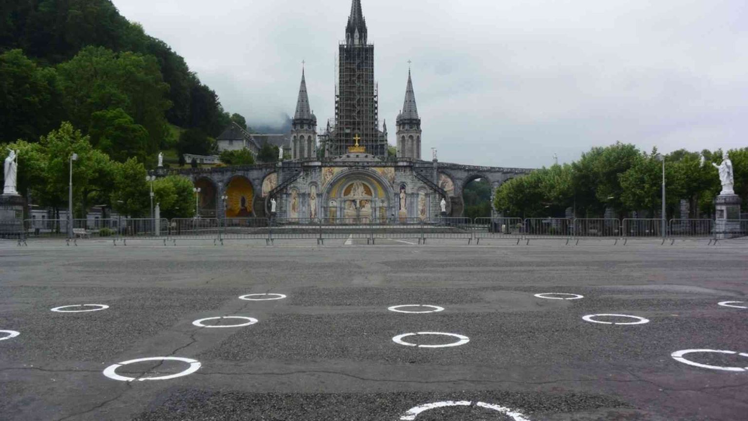 Lourdes oggi ha riaperto, ecco i percorsi e che cosa si può fare