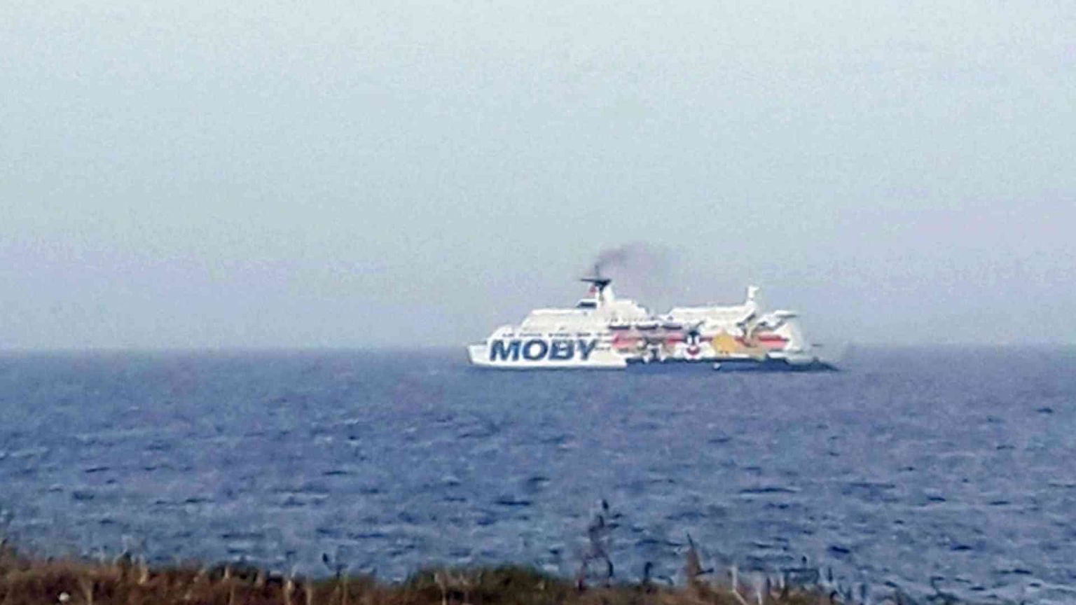 Migrante tunisino si getta dalla nave quarantena, trovato morto