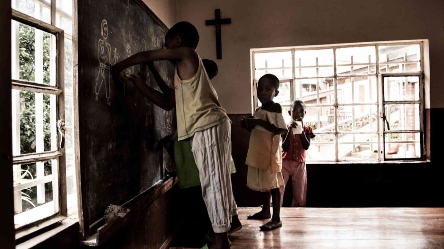 I bambini schiavi costretti a lavorare nelle miniere di Cobalto per il Covid-19