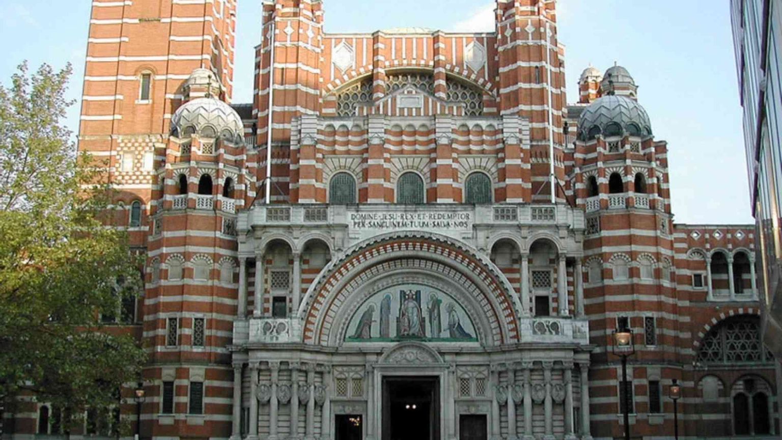 Il governo inglese "riapre" le funzioni religiose