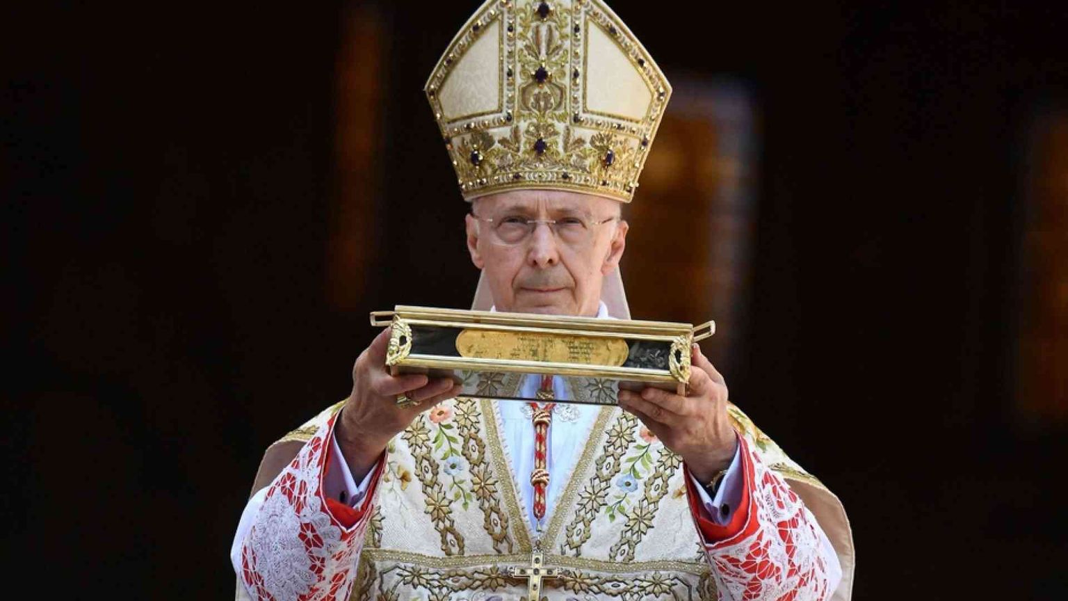 Il saluto di Bagnasco a Genova: conta essere utili, non importanti