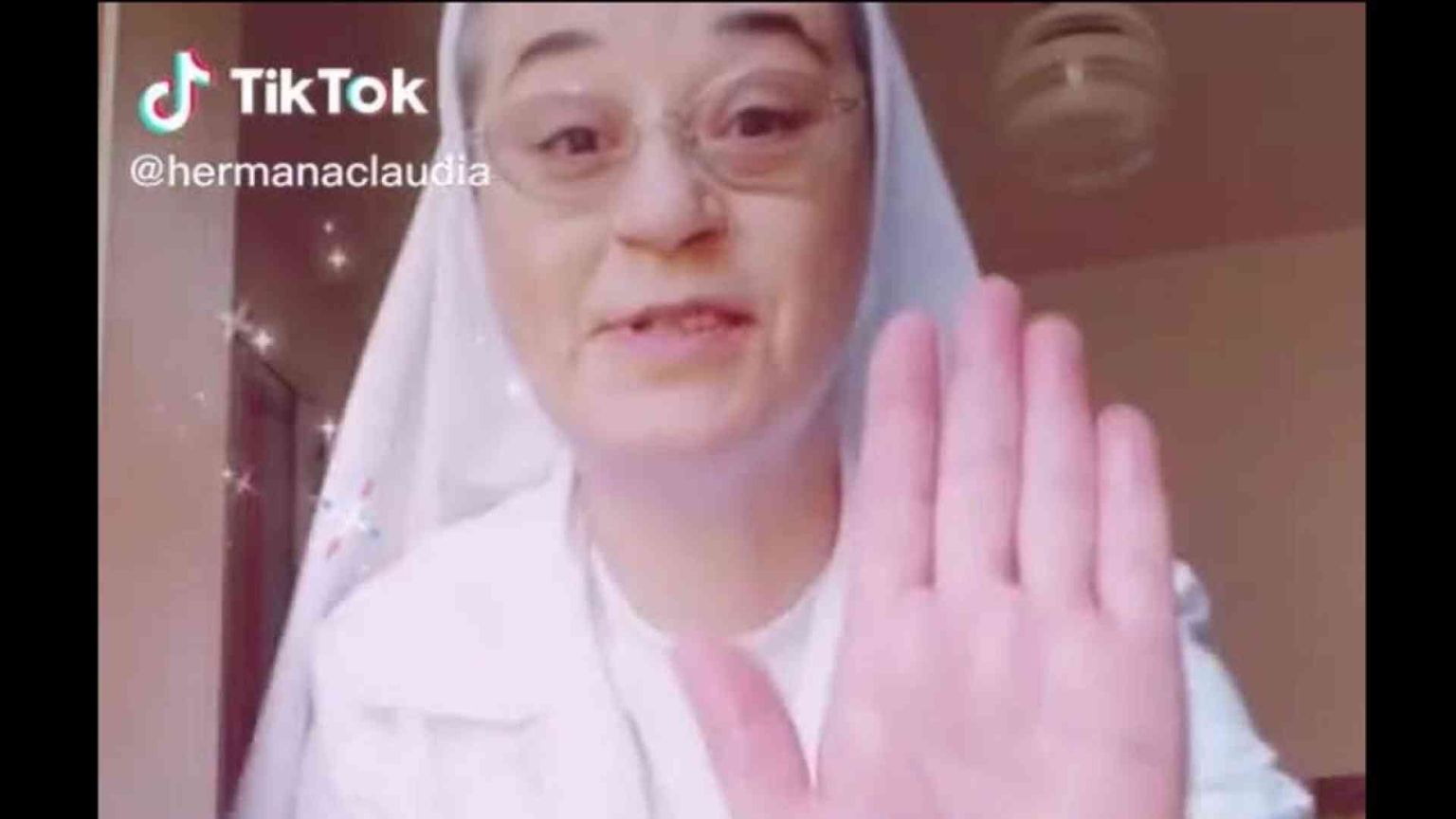 «Da suora su Tik Tok, 60 secondi per annunciare la gioia del Vangelo»