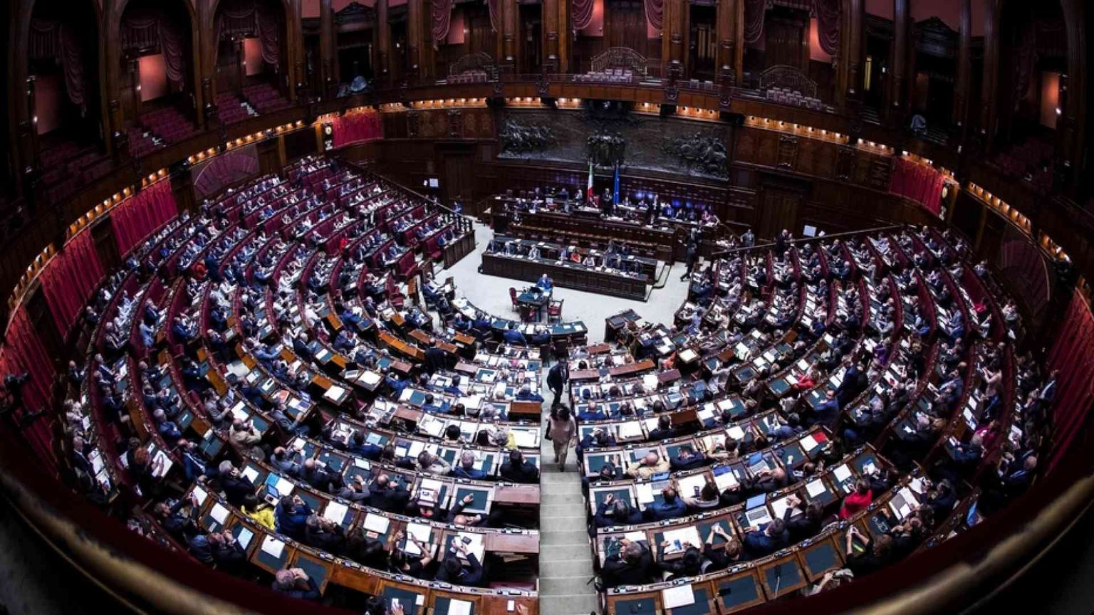 «Omofobia, no a una legge che discrimina al contrario»