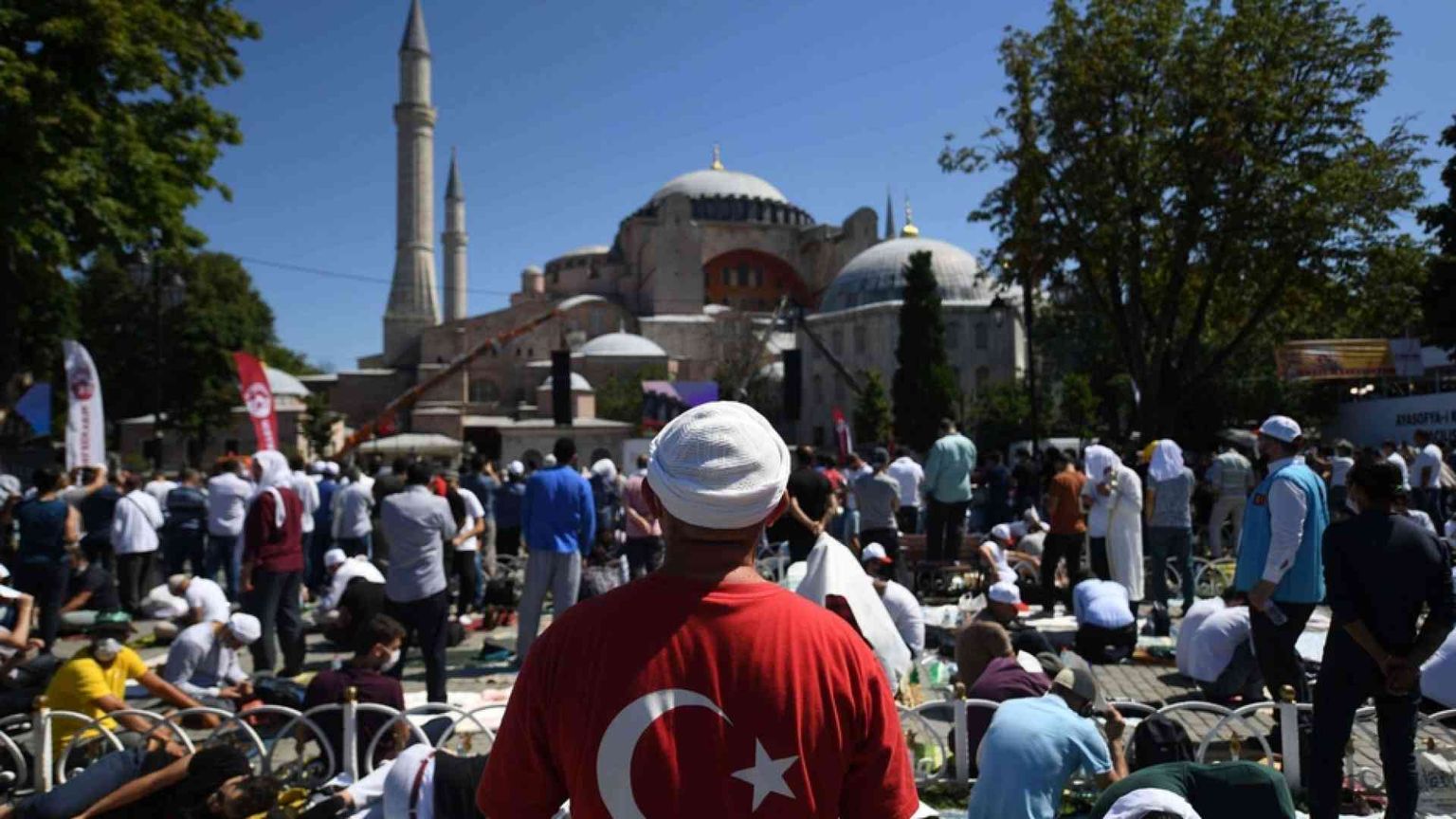 In Santa Sofia venerdì di preghiera islamica con Erdogan