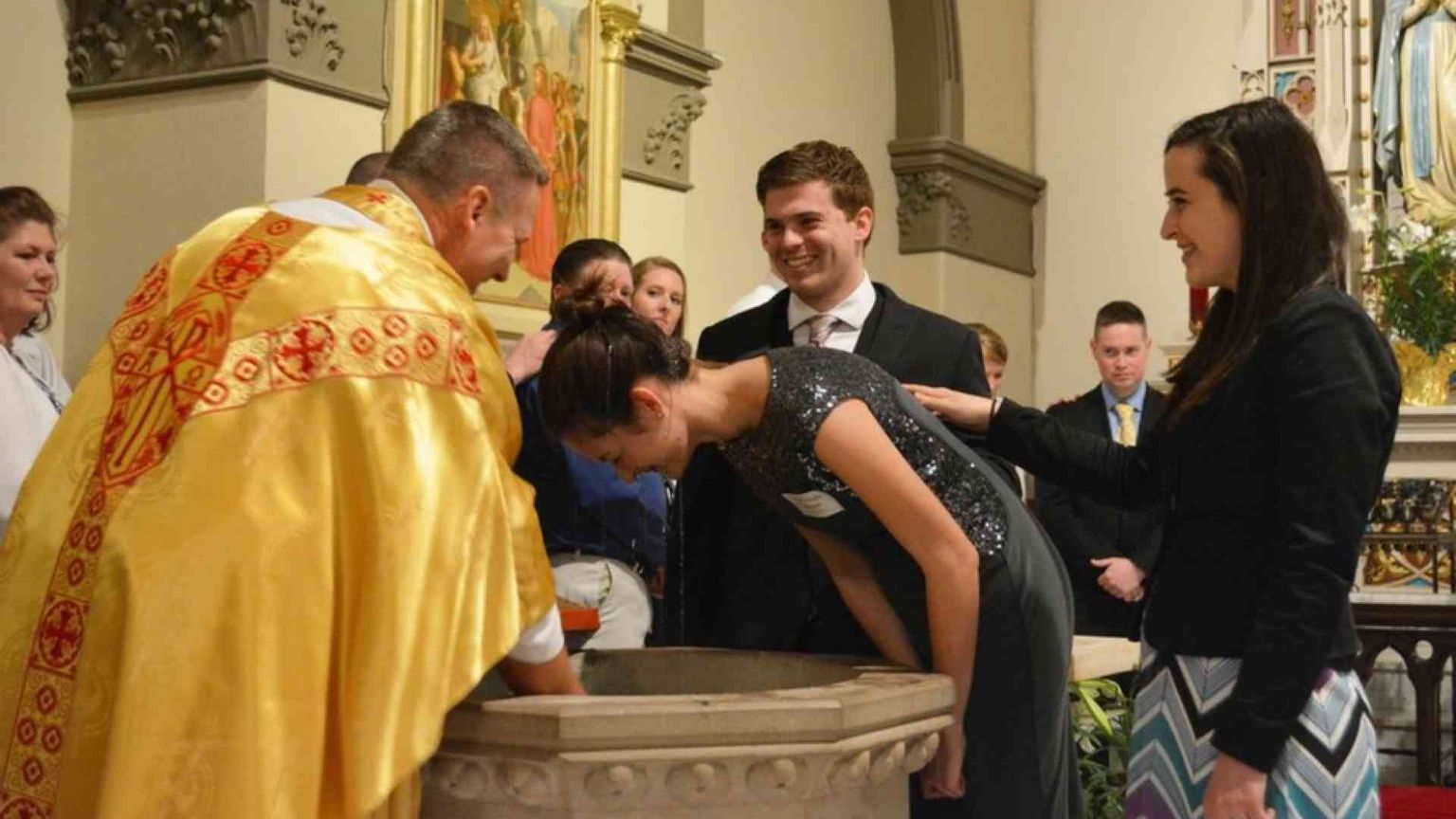 «Noi ti battezziamo... ». Così il Battesimo non è valido