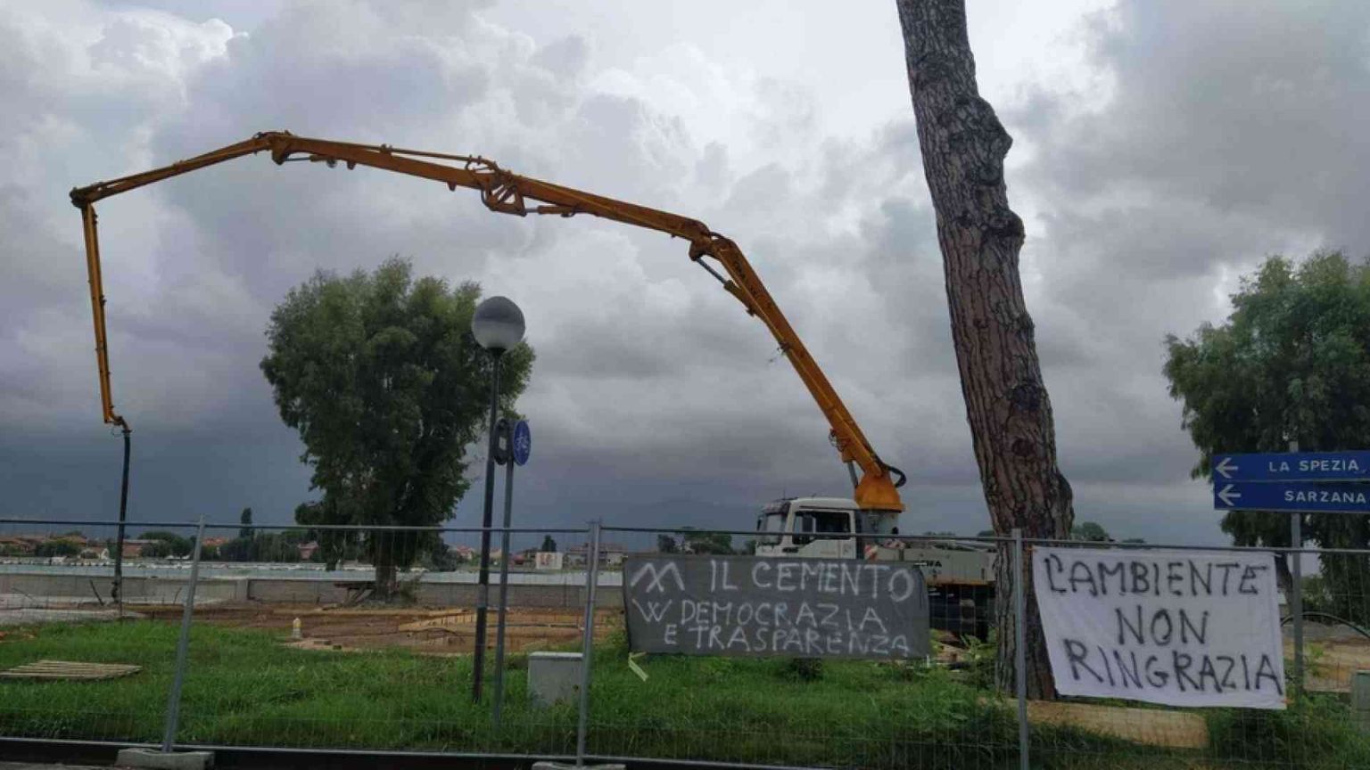 Bocca di Magra in lotta contro lo scempio del suo paesaggio