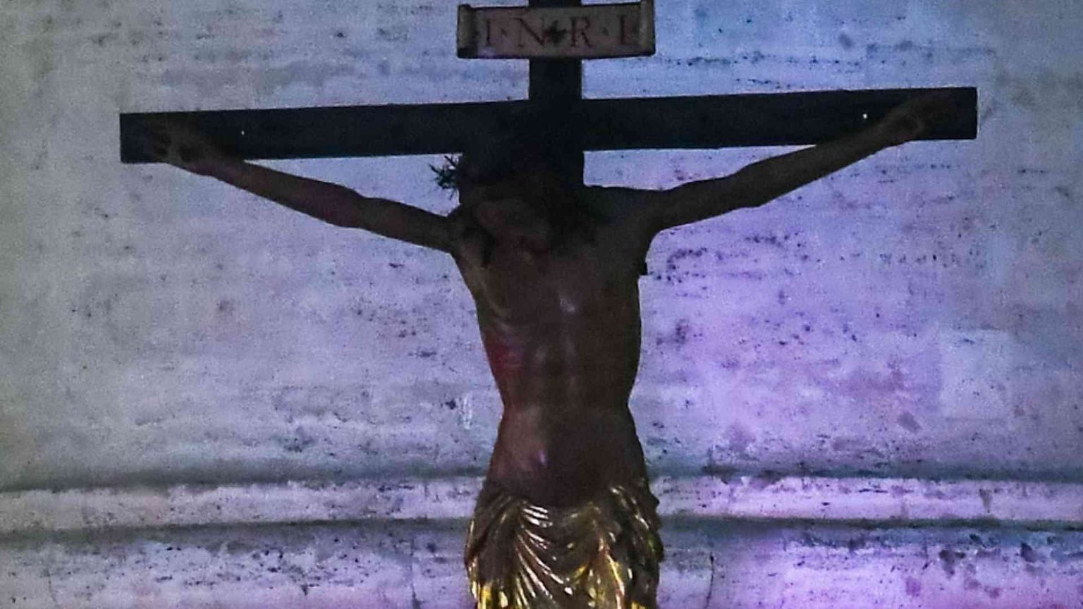 Lettera aperta ai ragazzi che hanno distrutto un crocifisso