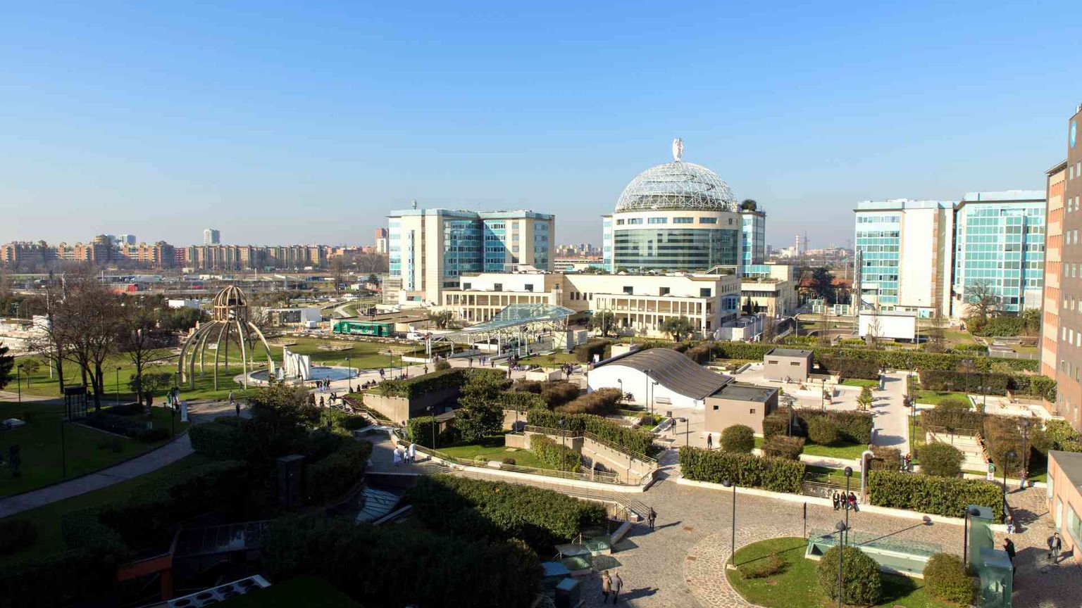 Il virologo Clementi: ora un medico per ogni scuola