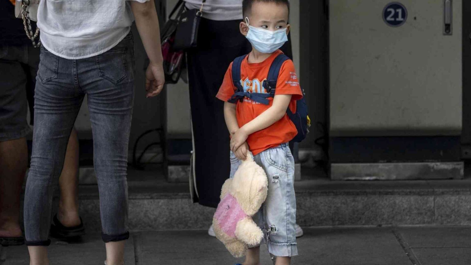 Bloccati all’estero 500 bimbi italiani adottati