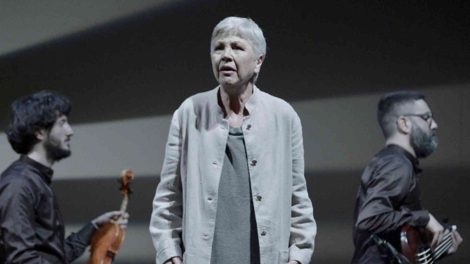 Ottavia Piccolo: «60 anni tra film, teatro e impegno»