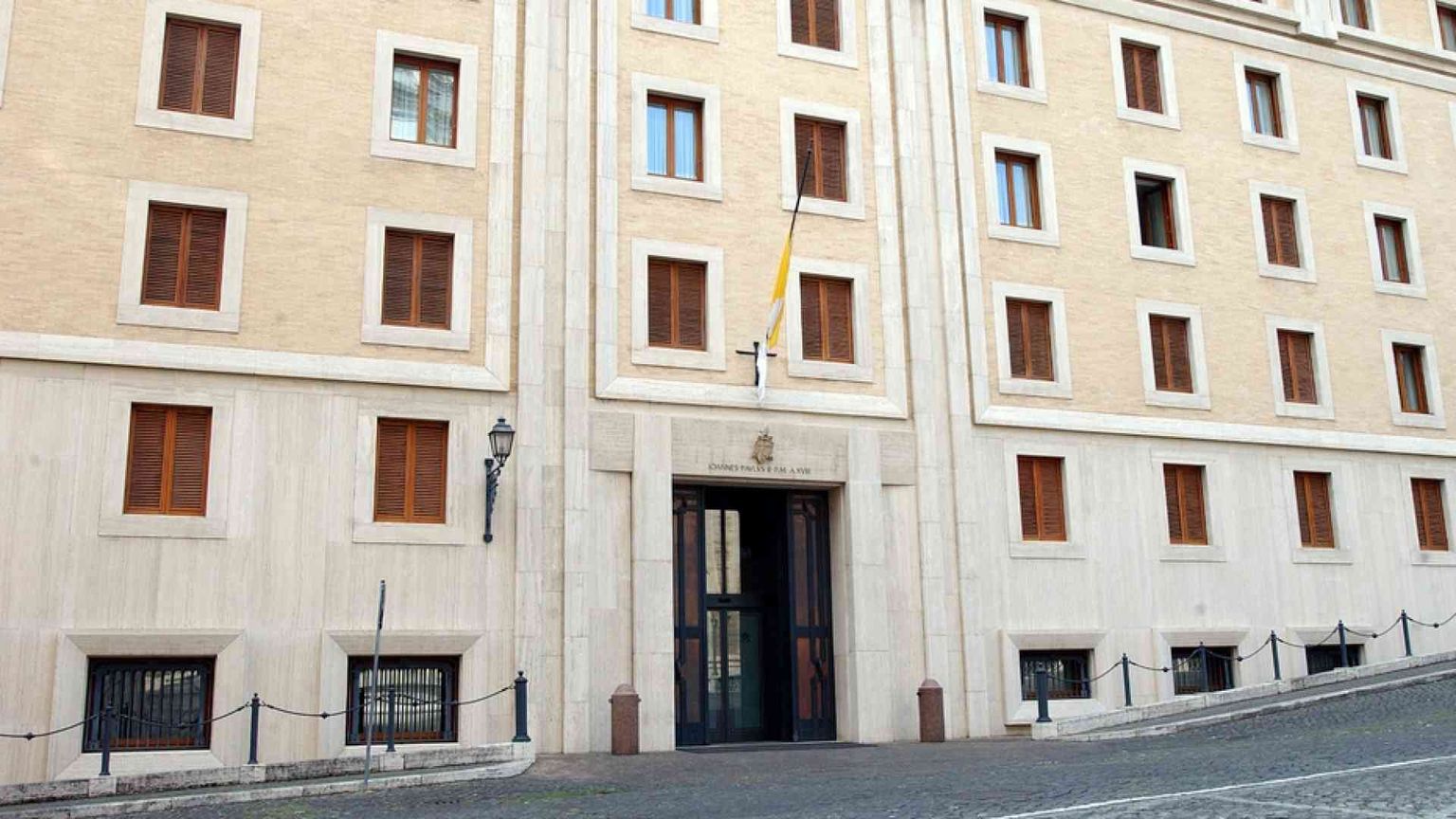 Coronavirus, positivo un residente a Casa Santa Marta