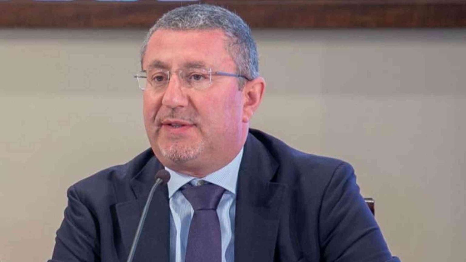 Niente campagne ideologiche contro il virus serve unità