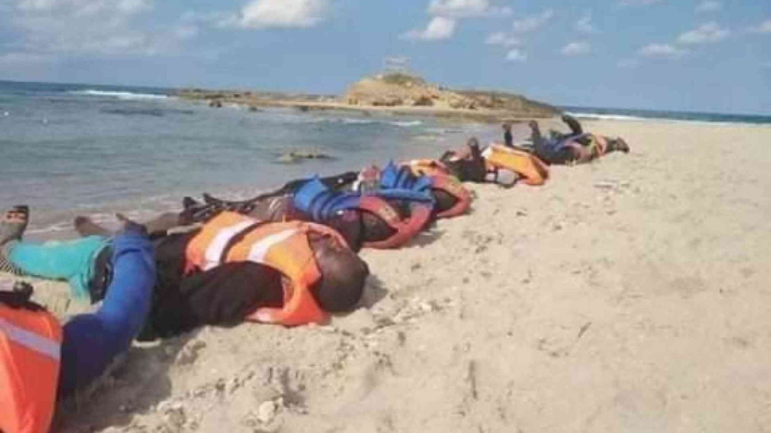 Stragi in mare. Il ricatto libico con le motovedette italiane