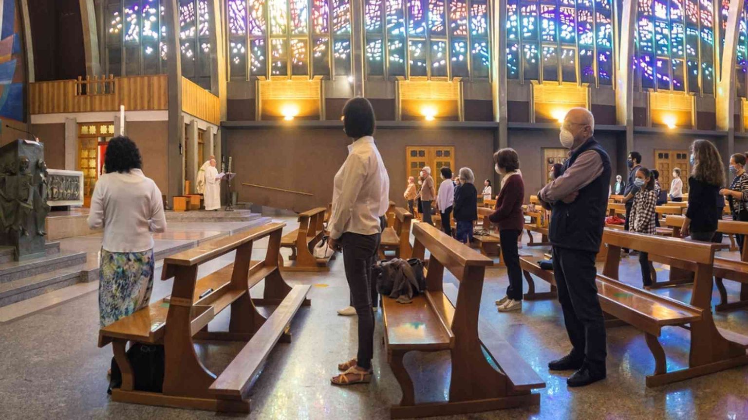 Non soltanto parole o silenzi. A Messa conta anche il corpo