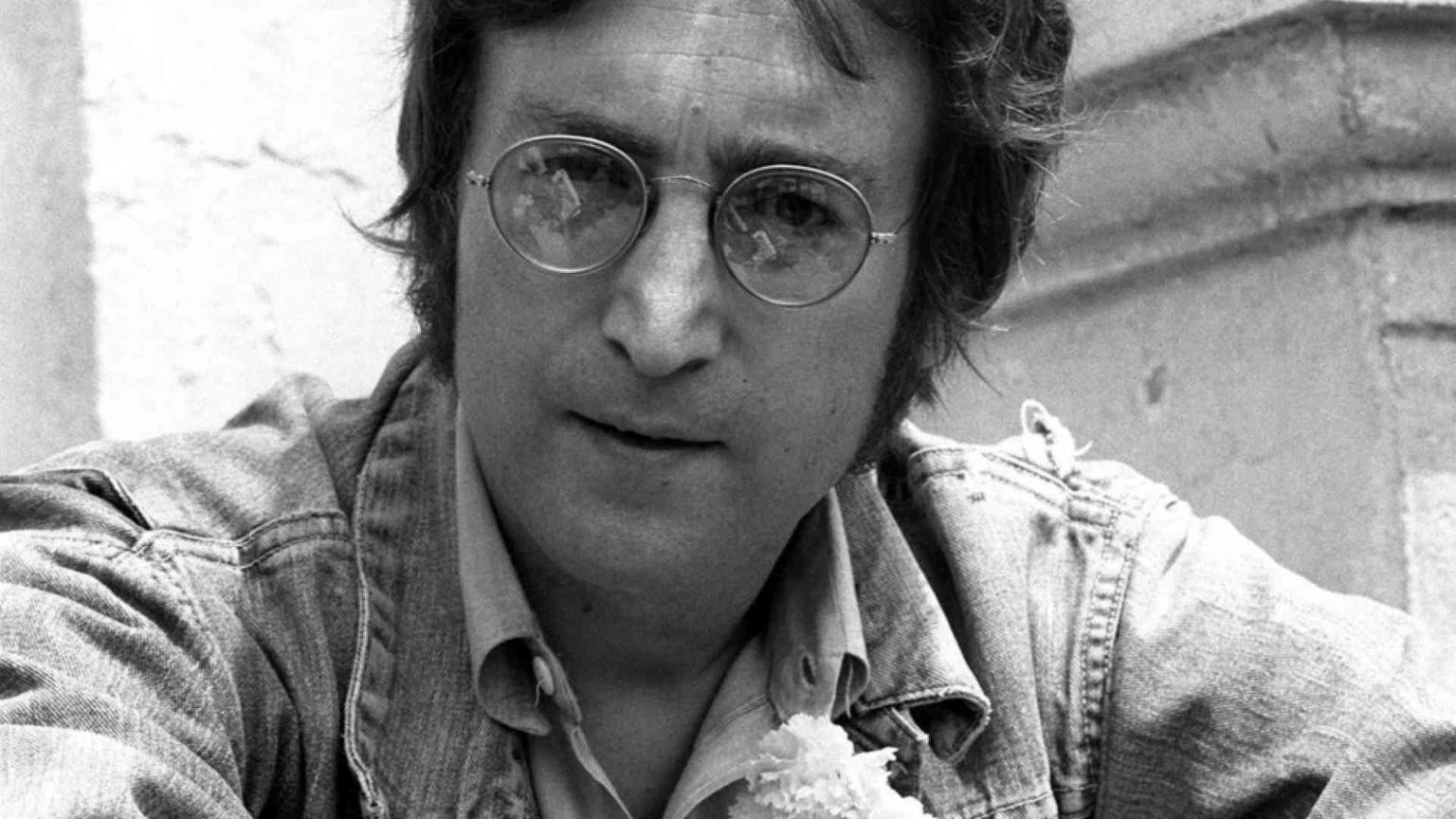 Quarant'anni fa la morte di Lennon. «E voi? Dov'eravate quella sera»