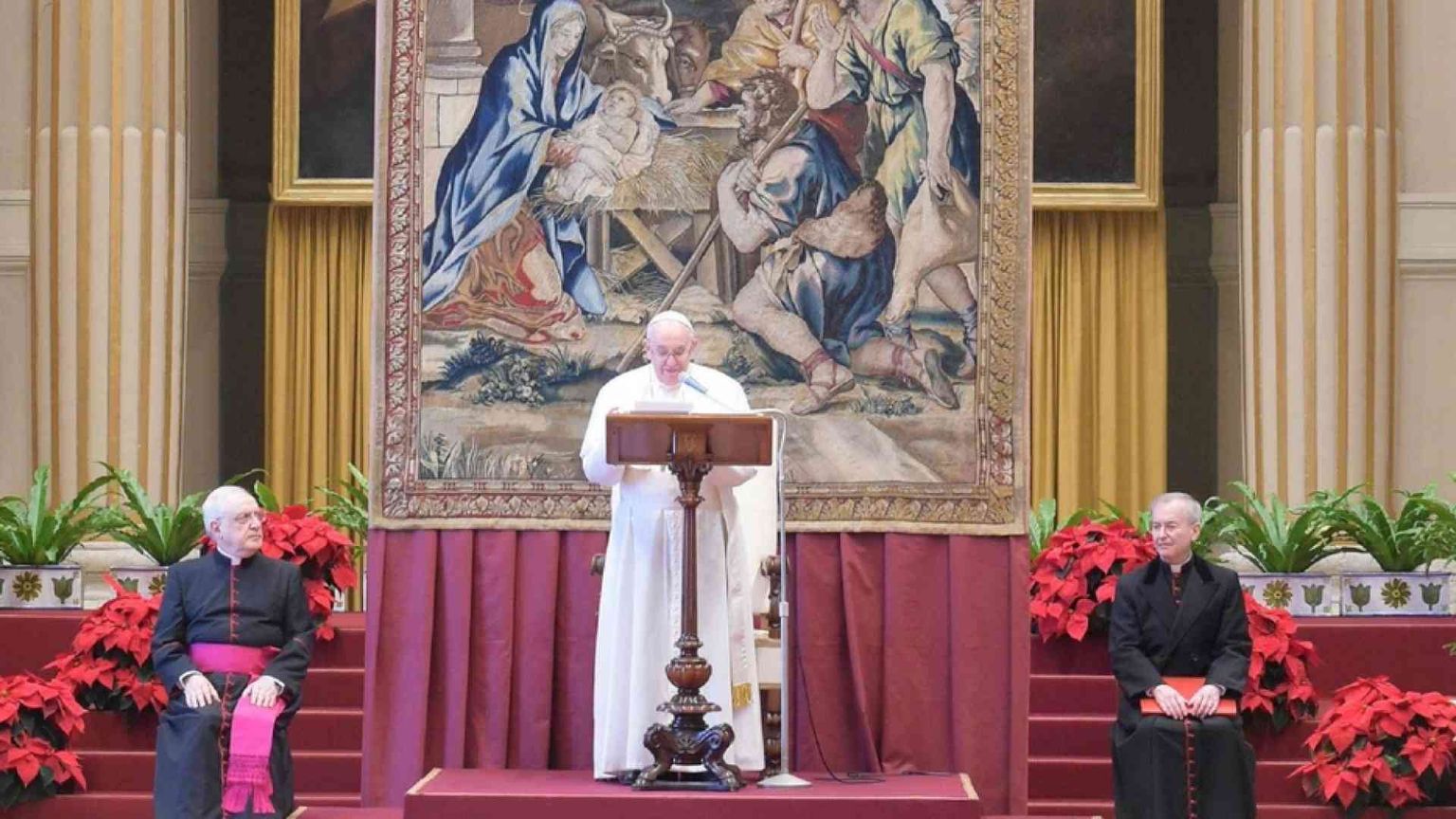 Il Papa alla Curia: «Dalla crisi si rinasce, no ai conflitti»