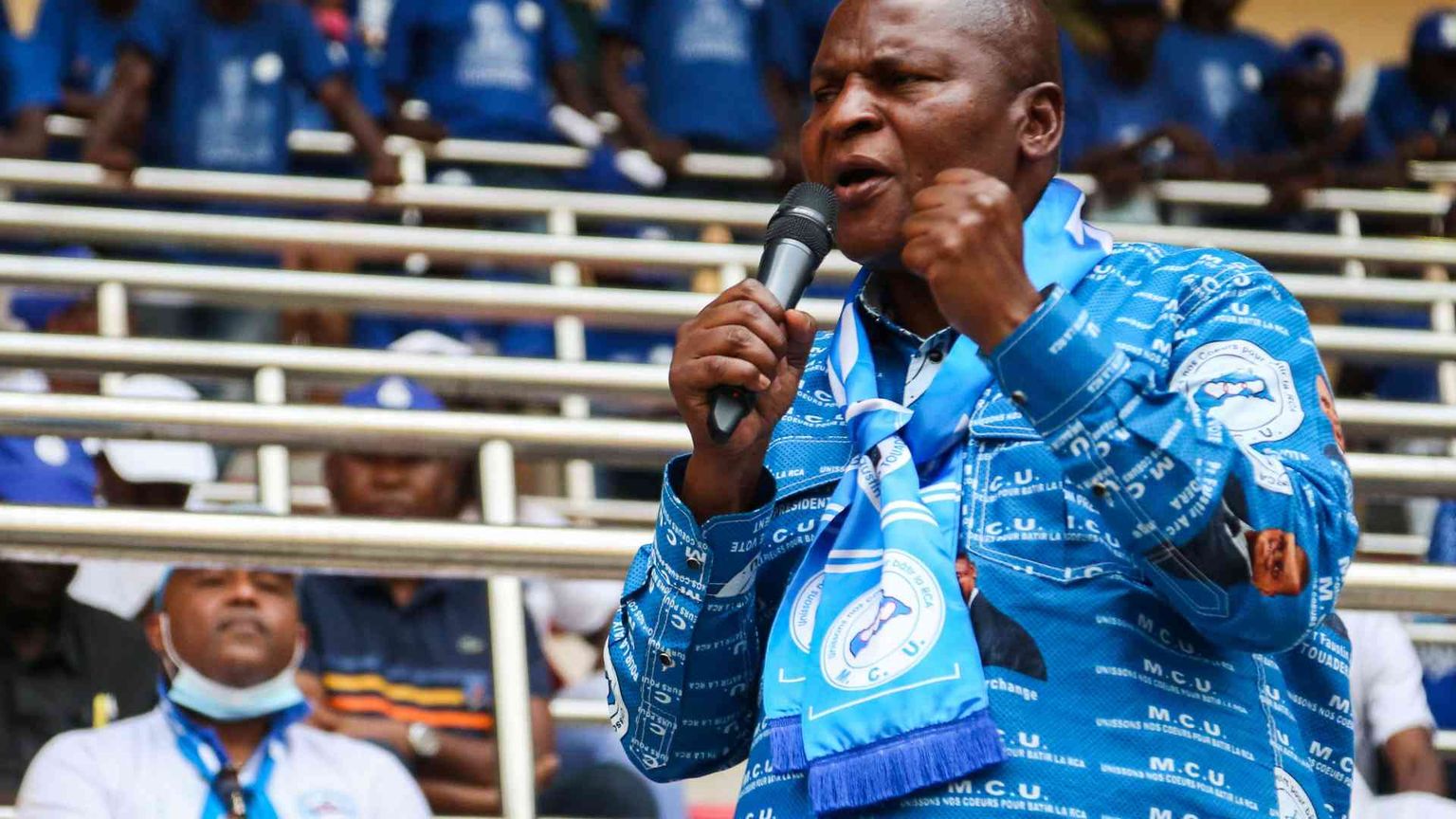 Touadéra proclamato vincitore. E i ribelli occupano una città.