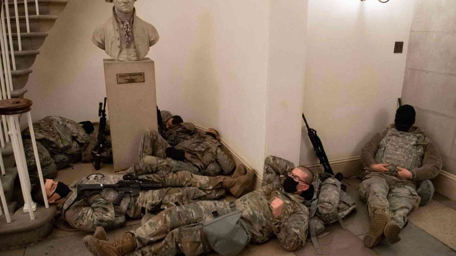 La Camera approva l'impeachment di Trump, favorevoli anche 10 repubblicani