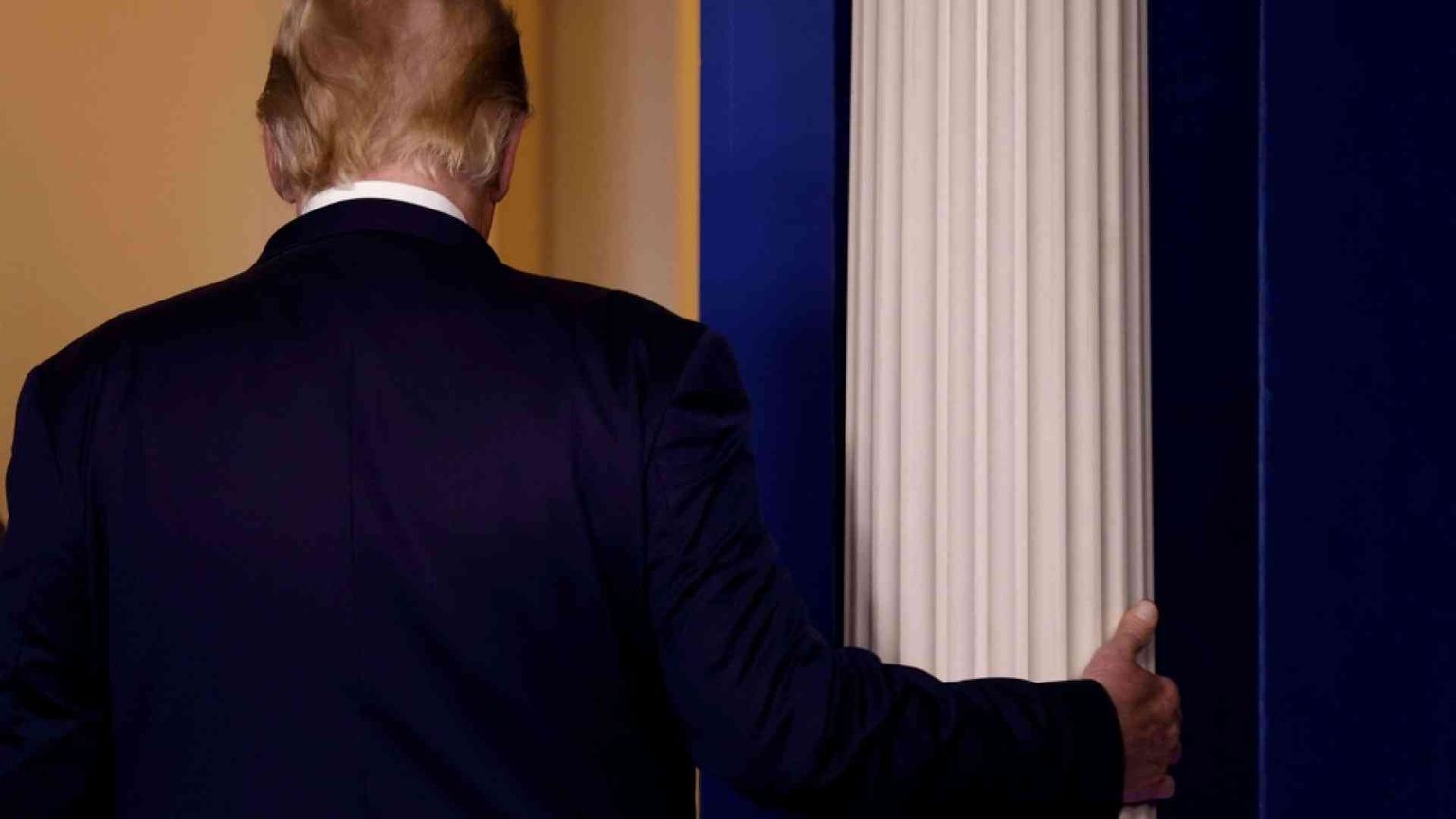 Trump fa valigie piene di promesse mancate (e qualche successo)