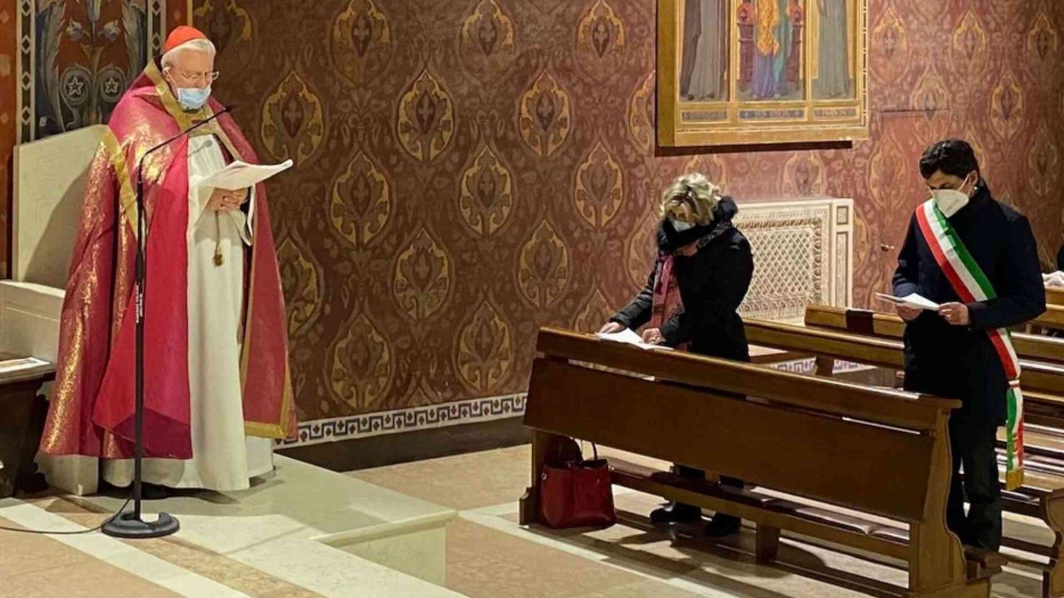 Il cardinale Bassetti: si difendono i più deboli rispettando le misure anti-Covid