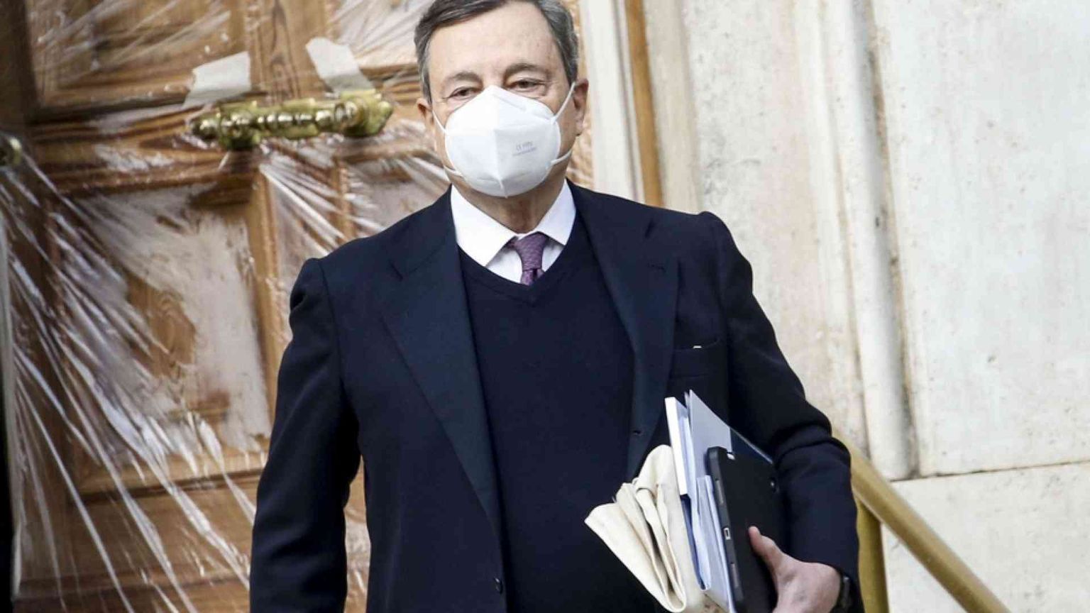 Draghi mette a punto il programma. Scuola, si pensa a un calendario più lungo