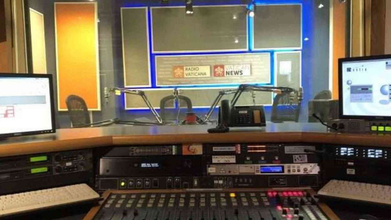 La Radio Vaticana compie 90 anni, tra vecchie e nuove tecnologie