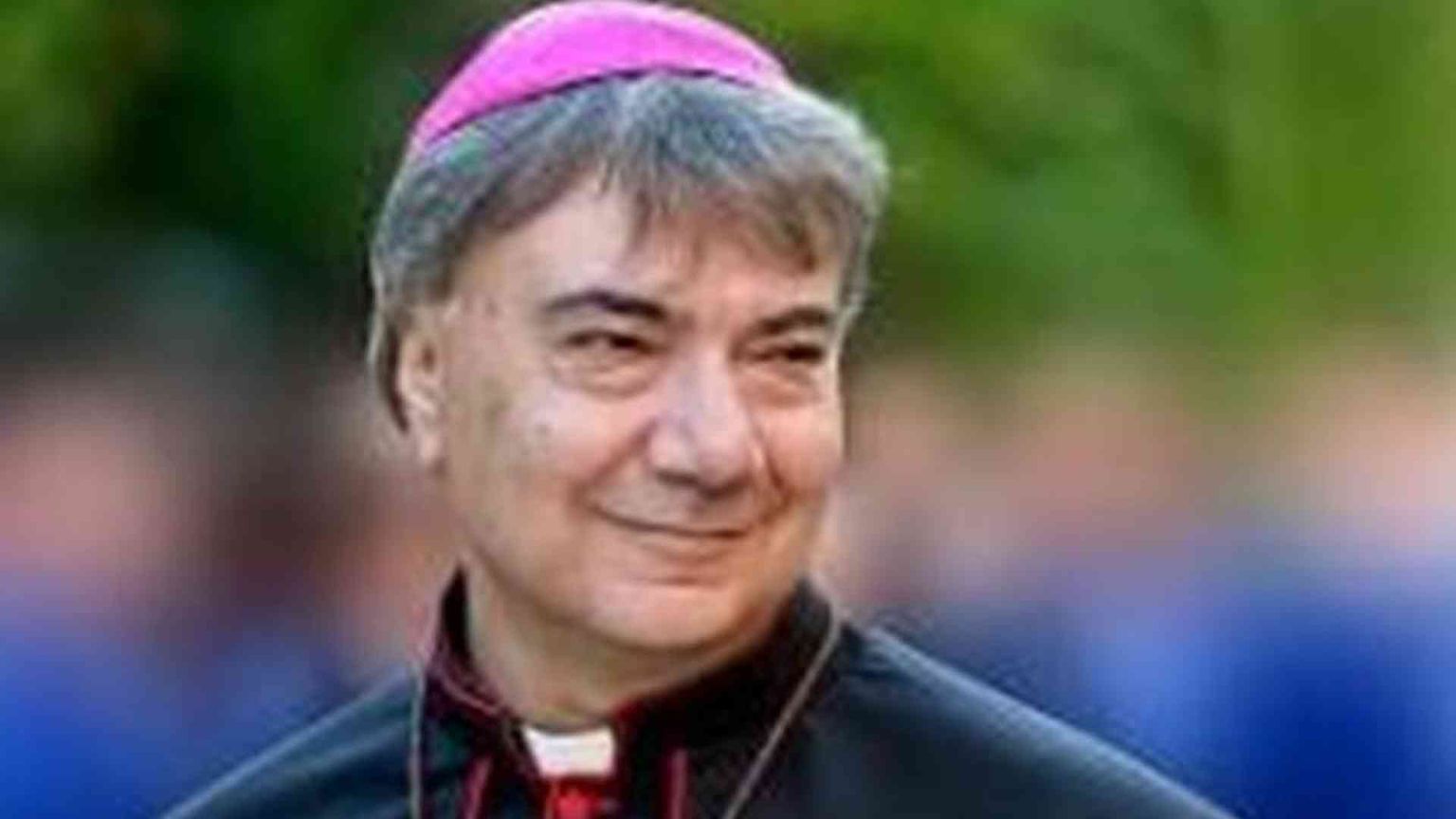 Positivo al tampone l'arcivescovo di Napoli, Domenico Battaglia