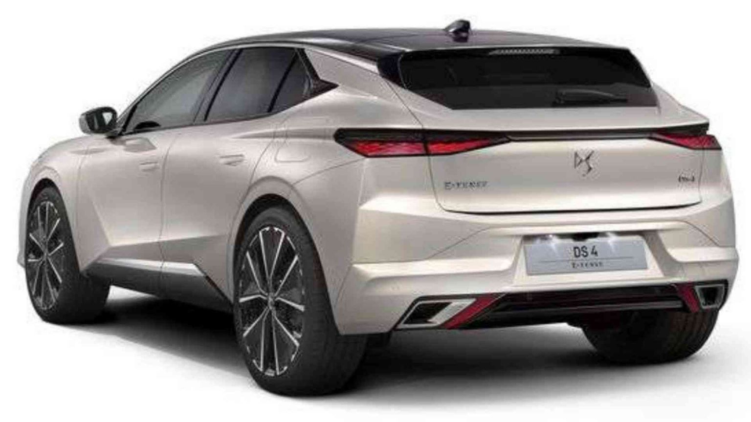 Nuova Ds4, l'ibrida con fascino francese