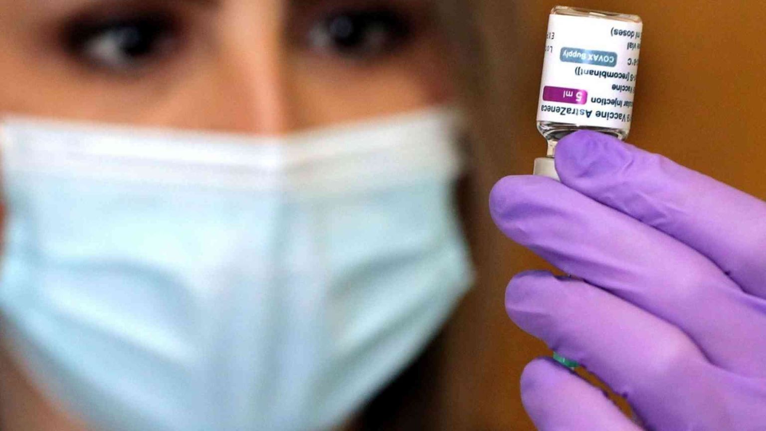 AstraZeneca, il nemico che provoca gli «effetti avversi» ha un nome: Vipit