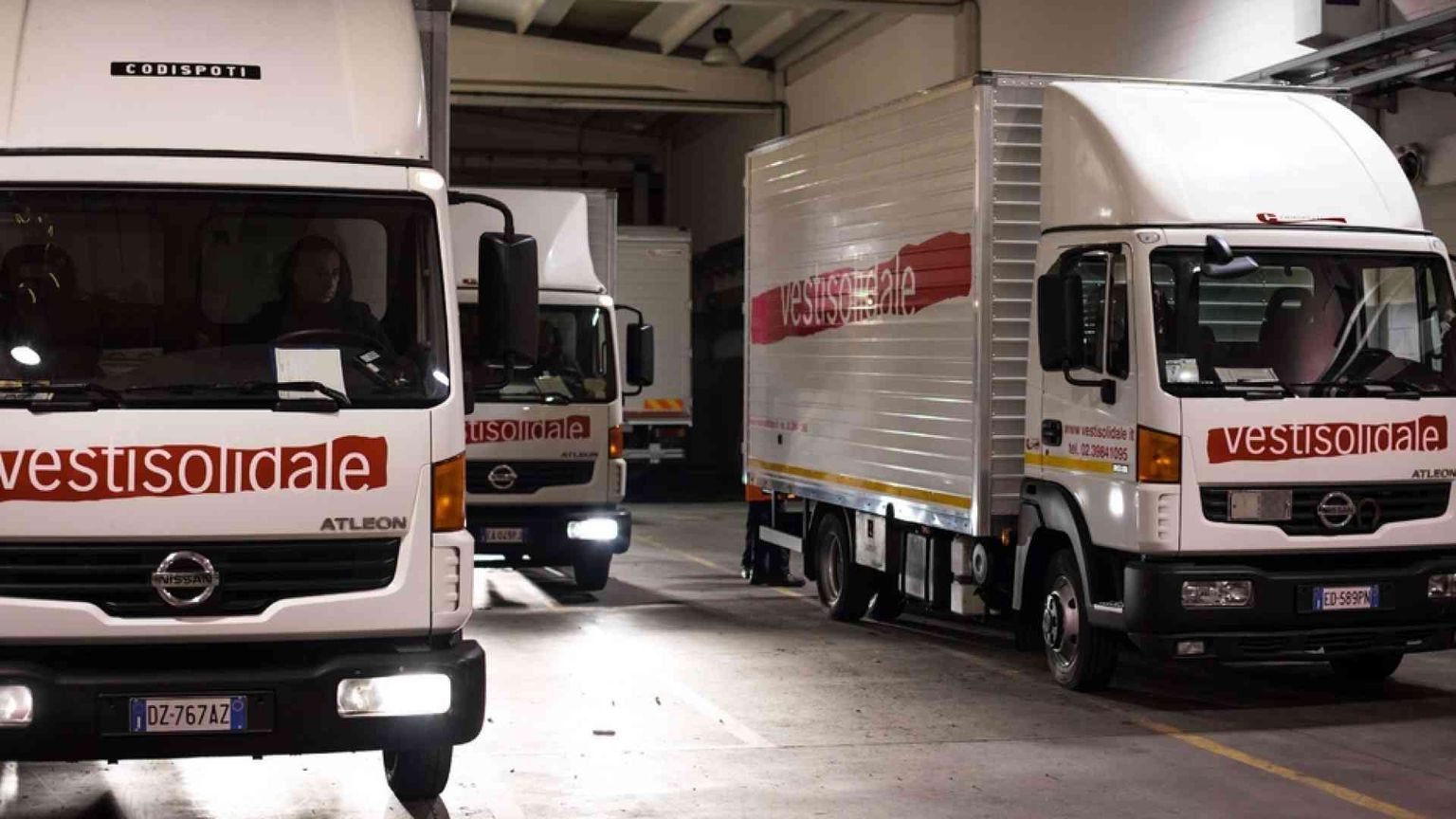 Abiti usati: così i cassonetti battono le cosche