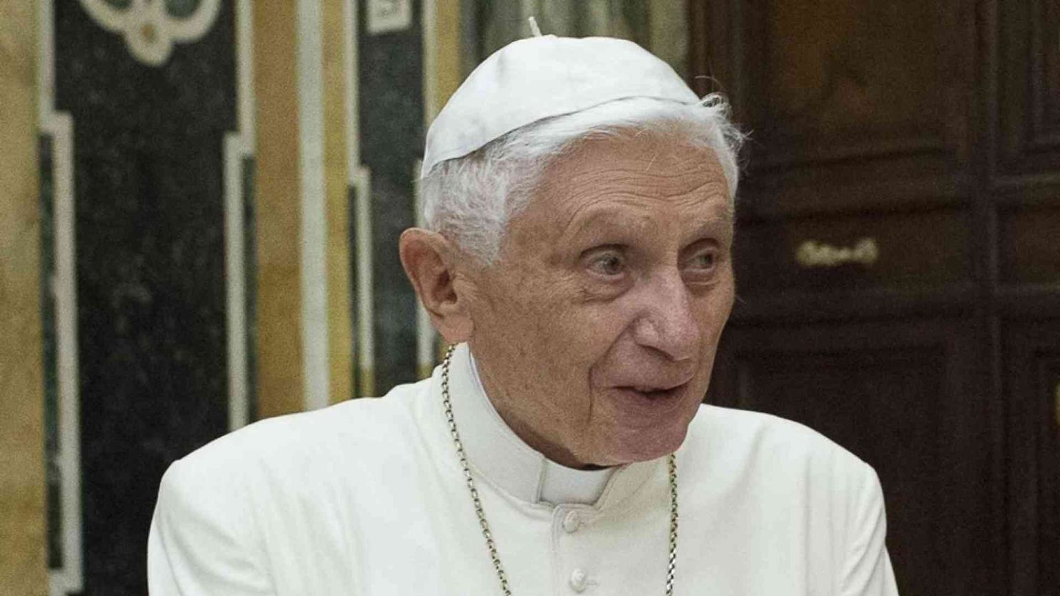 Il papa emerito Benedetto XVI taglia oggi il traguardo dei 94 anni