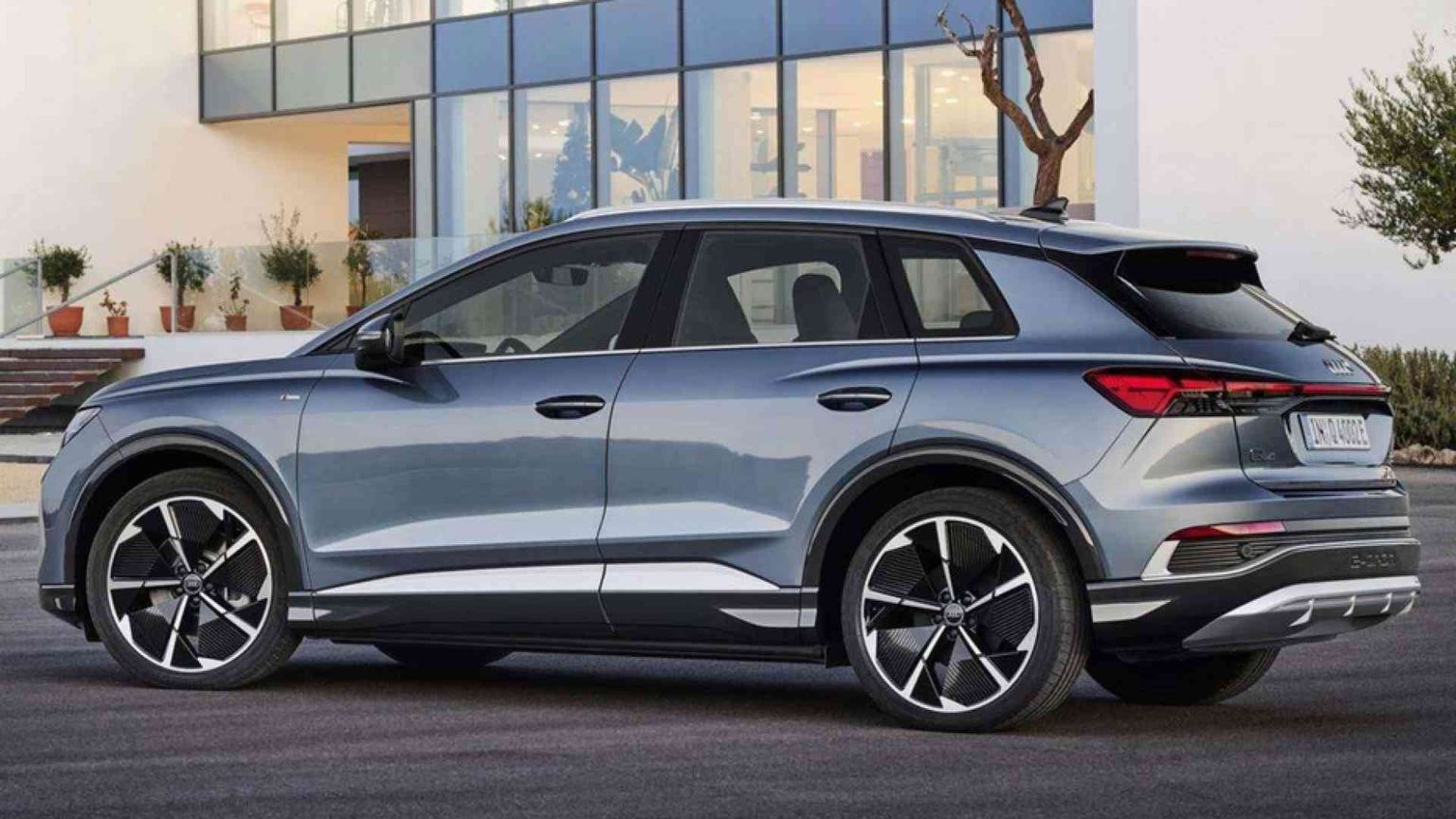 Longo: "Audi Q4 e-tron, l'auto che semplifica la mobilità elettrica"