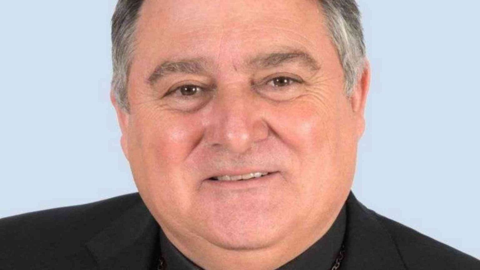 Il vescovo: no ai ghetti nelle isole, risposte chiare per uscire dalla crisi