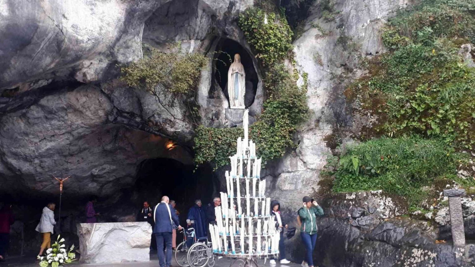 Lourdes prega per la fine della pandemia