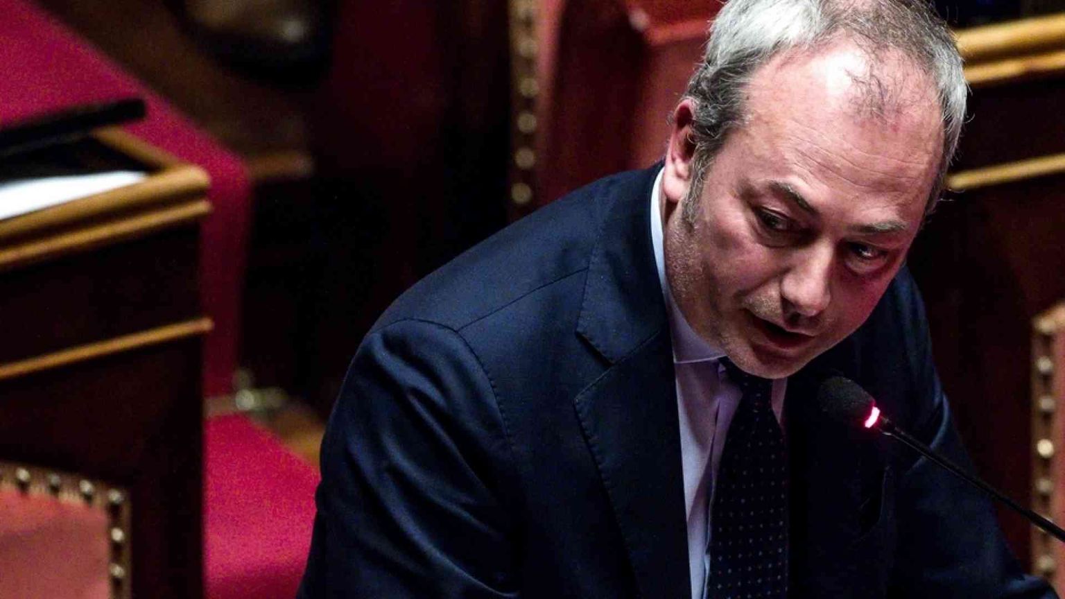 Ddl Zan, scoppia la lite in commissione. M5s spinge ancora per l'aula subito