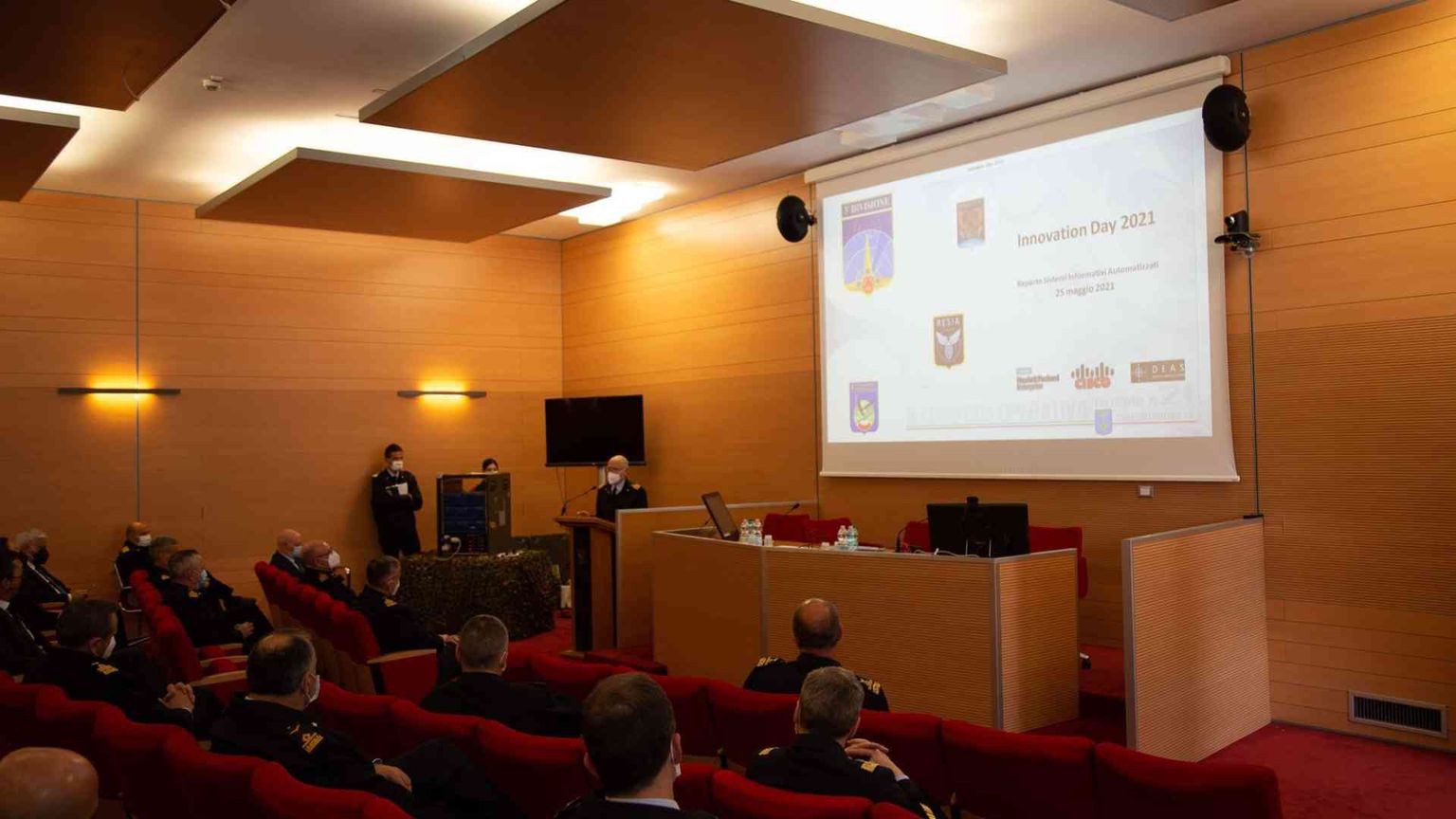 Deas presenta l'agente "intelligente"