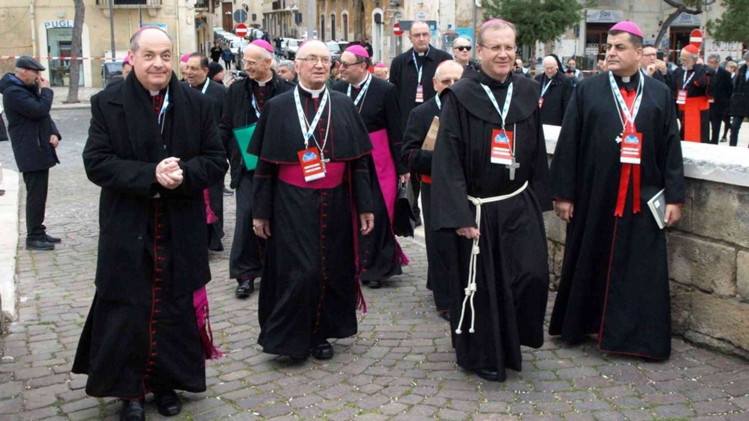 A Firenze l'incontro dei vescovi del Mediterraneo. «La pace? Parte dalle città»