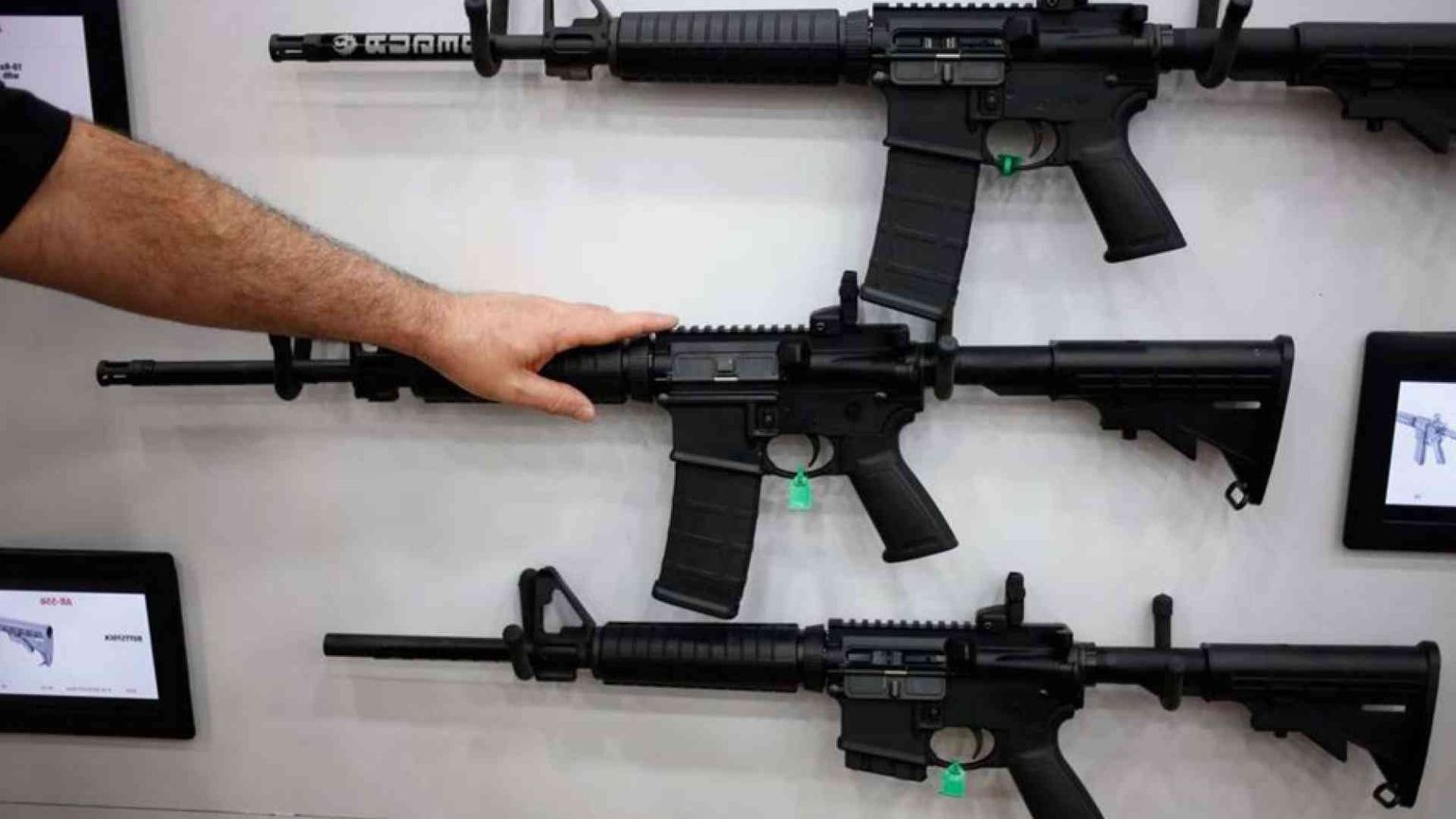 Sentenza choc in California: via libera ai fucili d'assalto per tutti